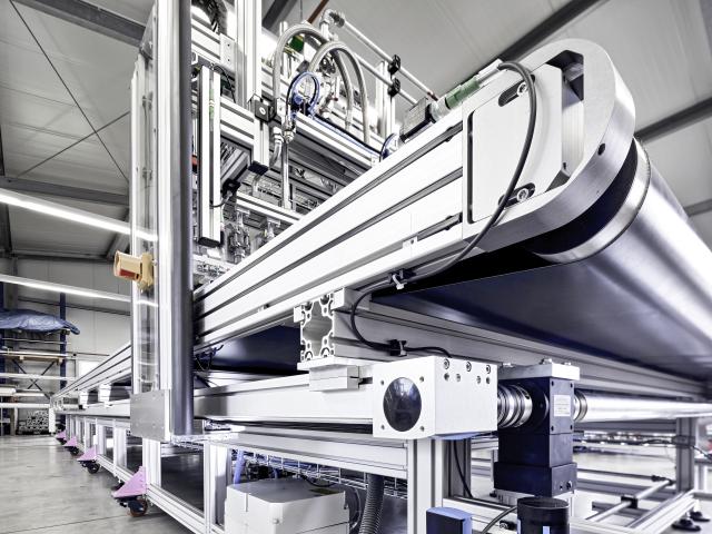 Klebstoff-Auftrag-Adhesive-Application-15-035 Klebstoff-Auftrag-Adhesive-Application-15-035